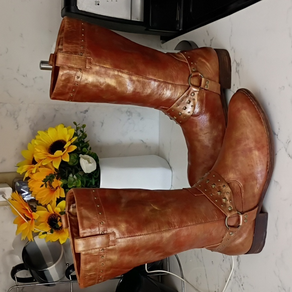 Born Tan Leather Boots